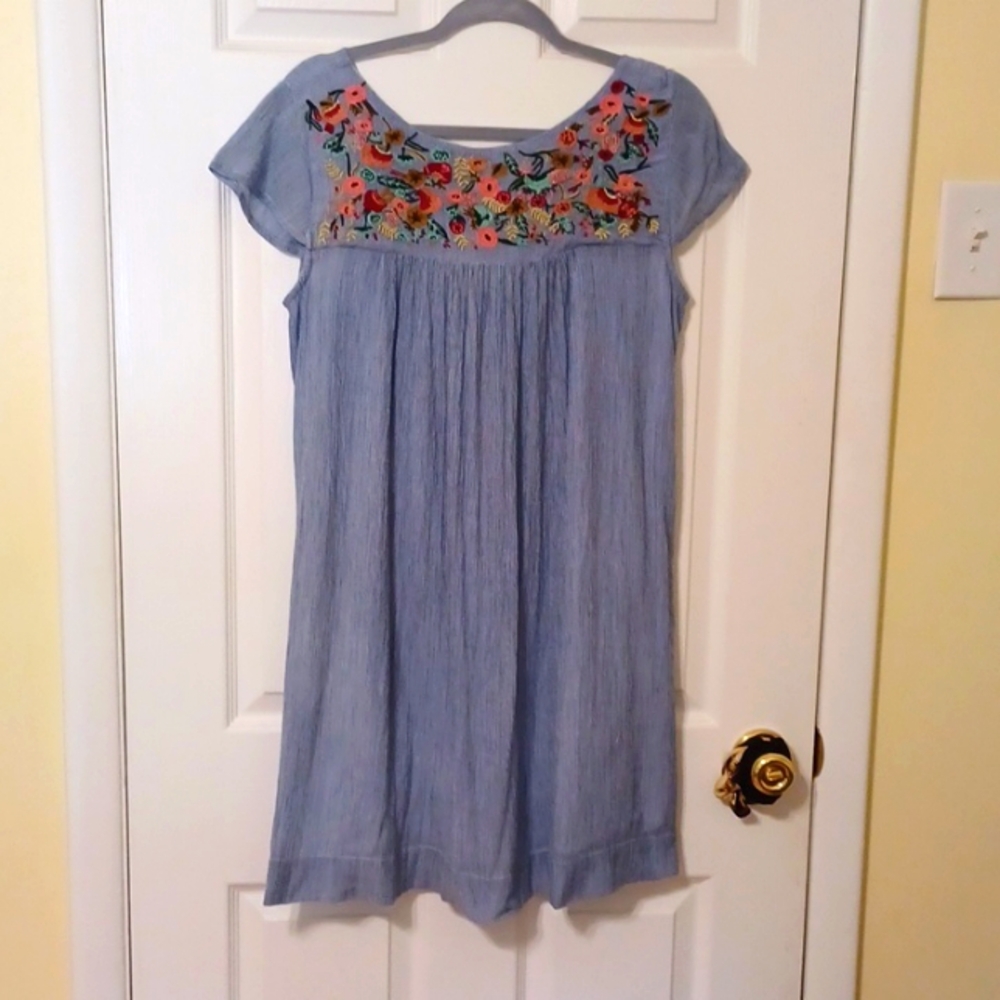 Philosophy sz M blue embroidered dress with fine blue striped.